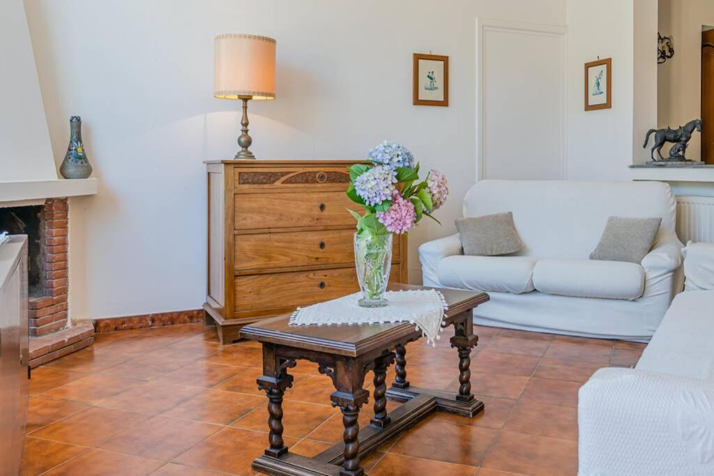 Casa Gege', For Up To 5 Guests, Shared Pool, Sorrento Center Apartment Bagian luar foto